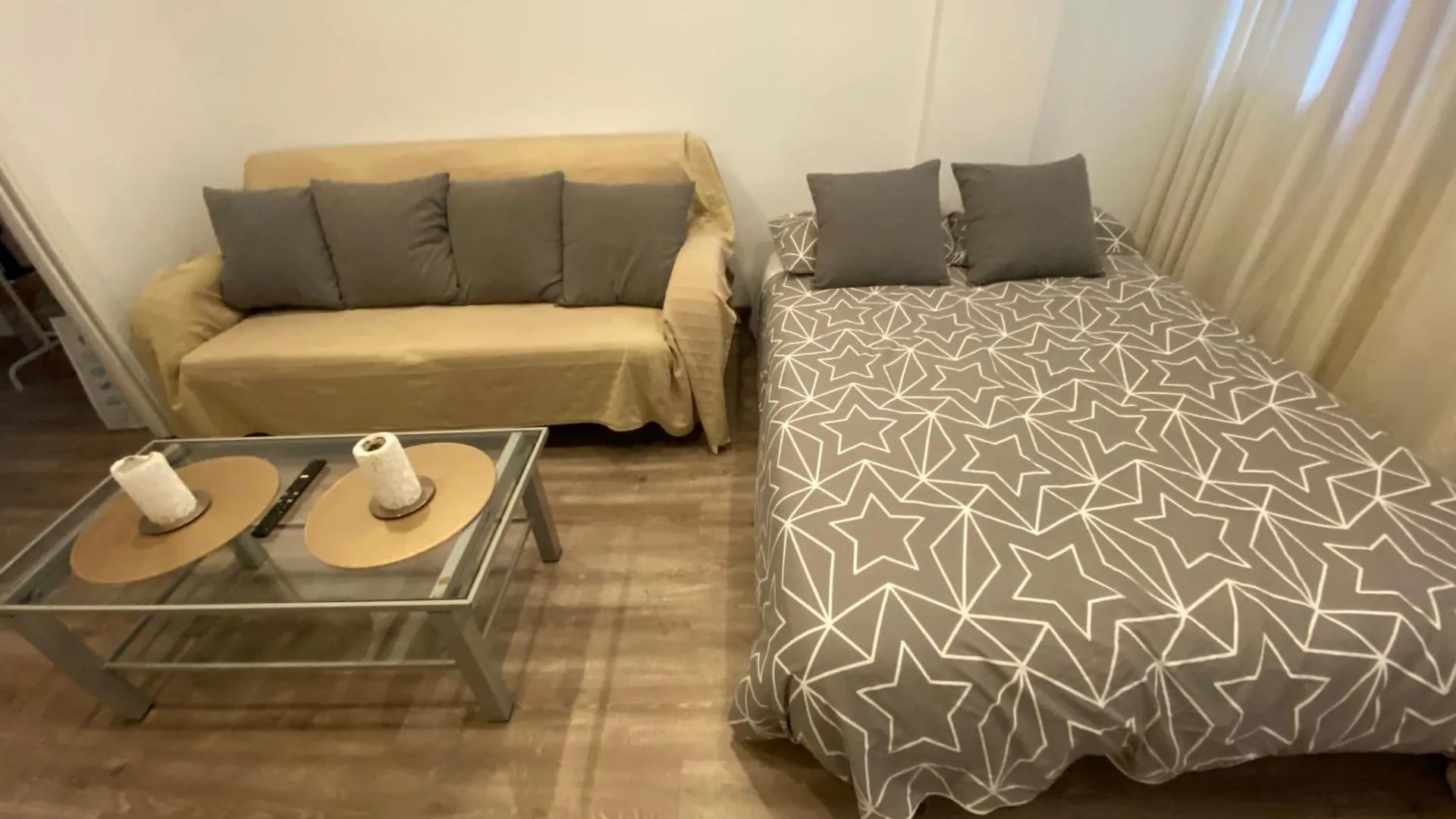 Alojamineto Cerca Aeropuerto , Habitacion O Apartamento Apartment Malaga Homestay