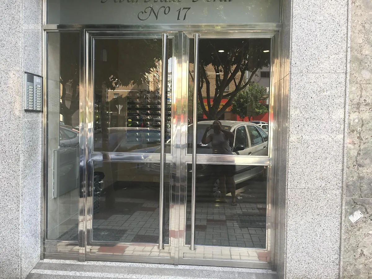 Homestay Apartamento Cerca De Aeropuerto, Metro ,Bus Malaga
